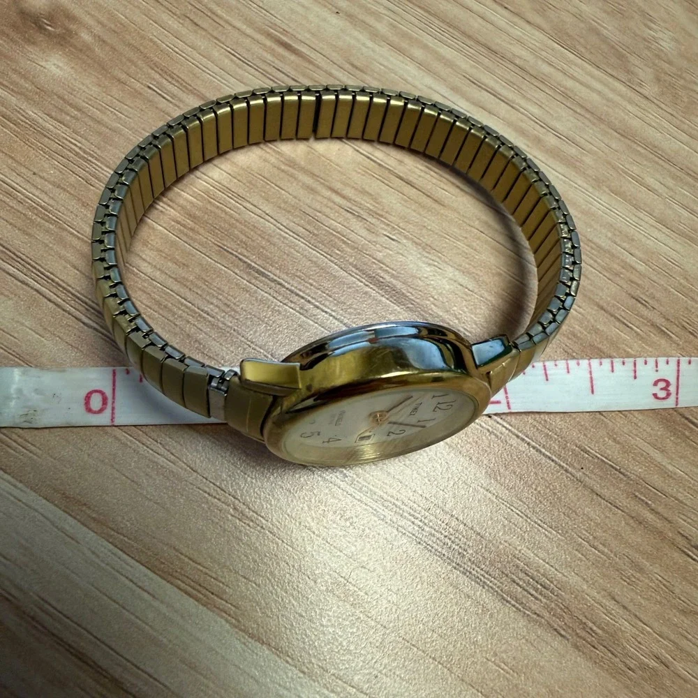 Timex Indiglo WR 30M Womens Watch Gold Tone Expansion Band White Dial Date Works